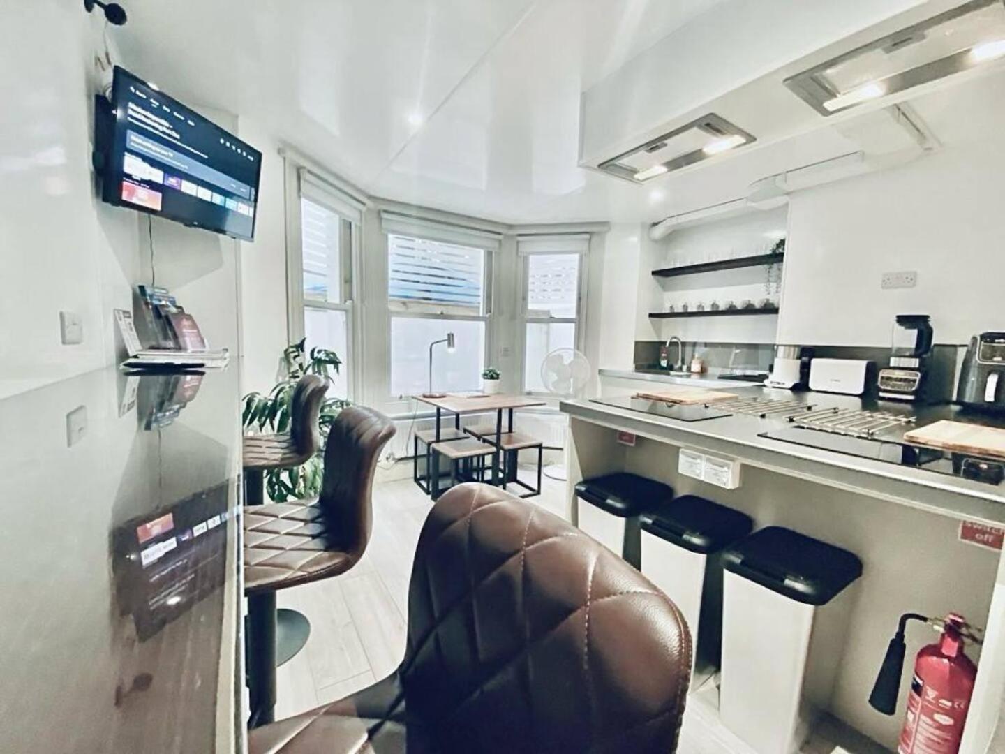 ברייטון Apt 09 Stylish Studio Steps From Sea & Promenade מראה חיצוני תמונה