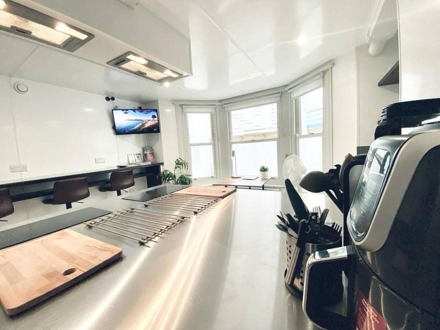 ברייטון Apt 09 Stylish Studio Steps From Sea & Promenade מראה חיצוני תמונה