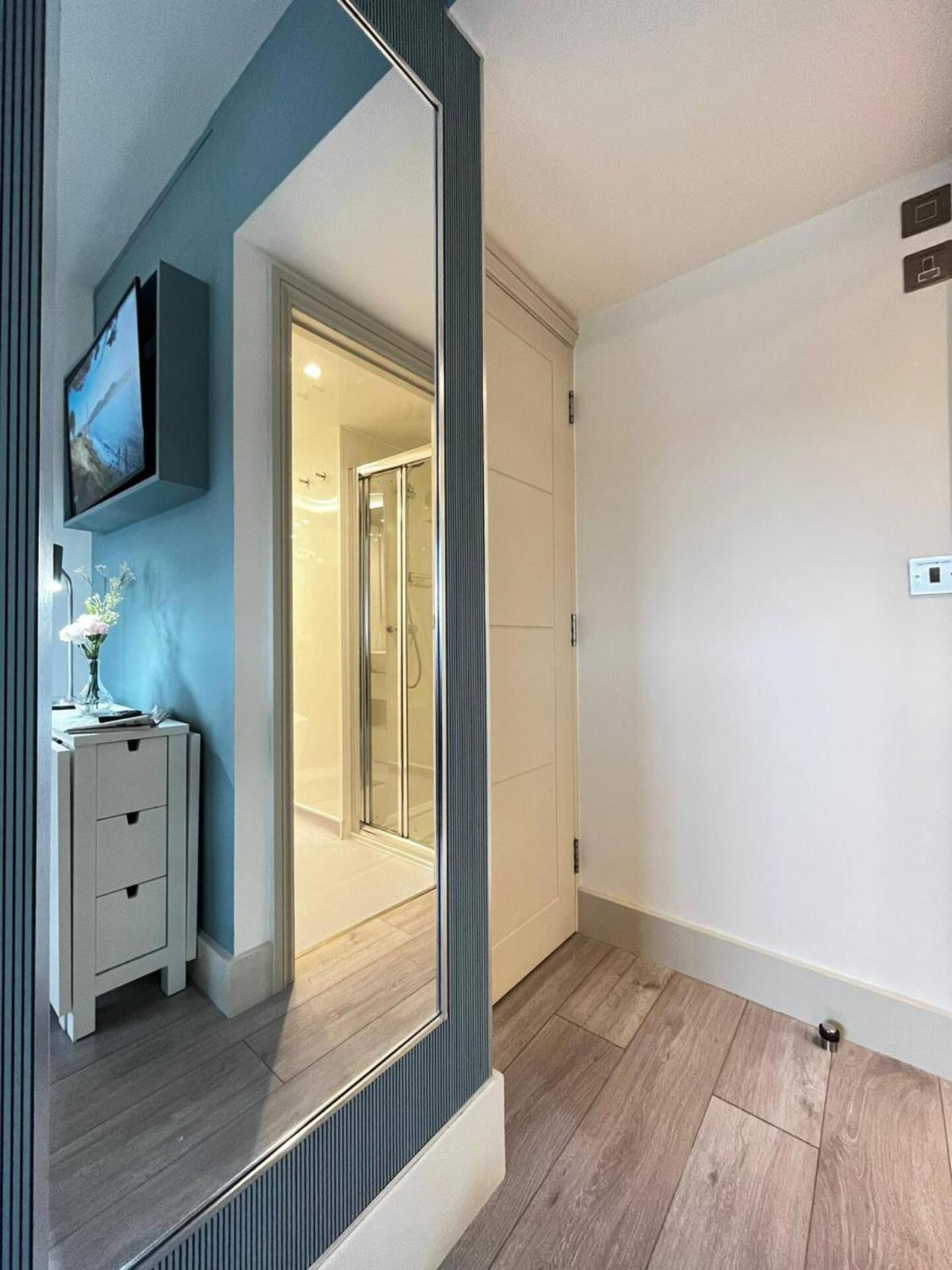 ברייטון Apt 09 Stylish Studio Steps From Sea & Promenade מראה חיצוני תמונה